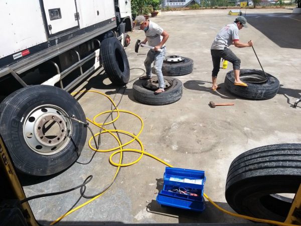 Vá lốp lưu động Hoài Nhơn Bắc